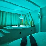 Luxury With Private Heated Pool And Jacuzzi *
