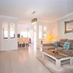 Luxury With Private Heated Pool And Jacuzzi Villa