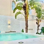Luxury With Private Heated Pool And Jacuzzi Villa *