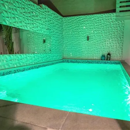 Luxury With Private Heated Pool And Jacuzzi 别墅