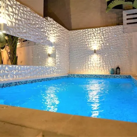 Luxury With Private Heated Pool And Jacuzzi 奎特里拉