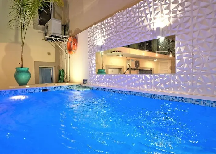 Luxury With Private Heated Pool And Jacuzzi
