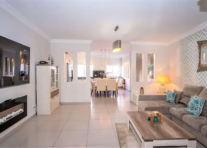 Luxury With Private Heated Pool And Jacuzzi Villa Quarteira