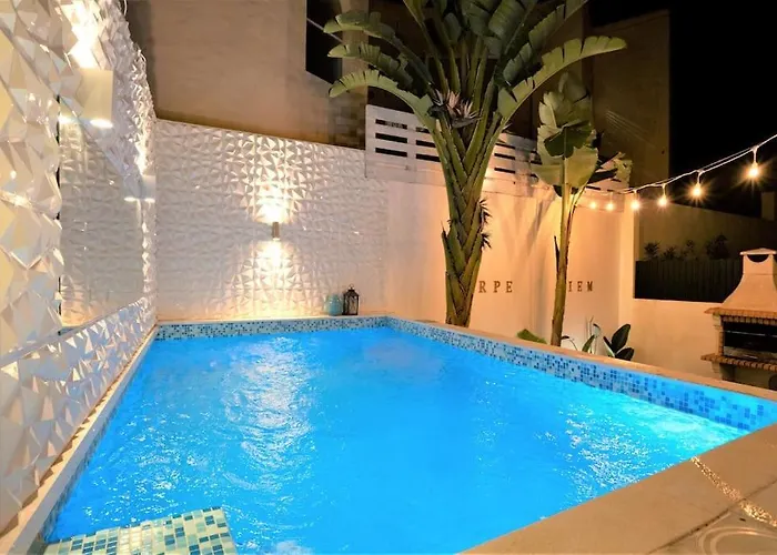 Luxury With Private Heated Pool And Jacuzzi *
