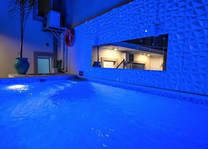 Luxury With Private Heated Pool And Jacuzzi Villa Quarteira