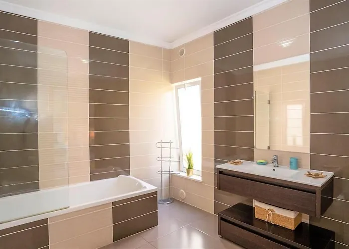 Luxury With Private Heated Pool And Jacuzzi Quarteira