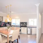 Βίλα Luxury With Private Heated Pool And Jacuzzi *