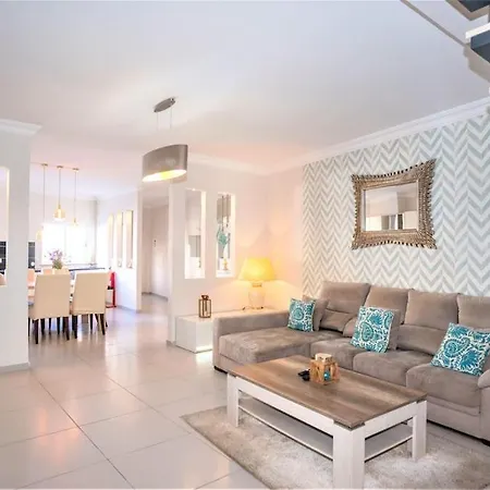 Luxury With Private Heated Pool And Jacuzzi