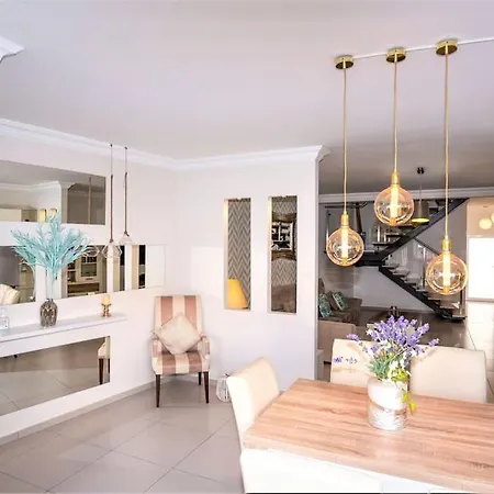 Villa Luxury With Private Heated Pool And Jacuzzi