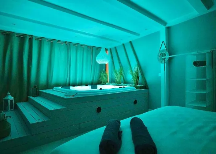 Luxury With Private Heated Pool And Jacuzzi *