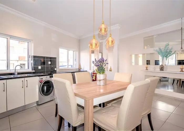 Luxury With Private Heated Pool And Jacuzzi *