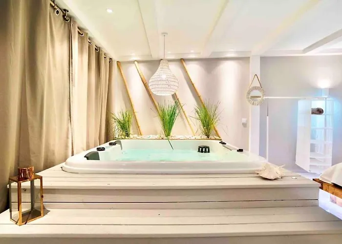 Villa Luxury With Private Heated Pool And Jacuzzi