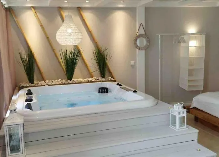 Luxury With Private Heated Pool And Jacuzzi Villa Quarteira