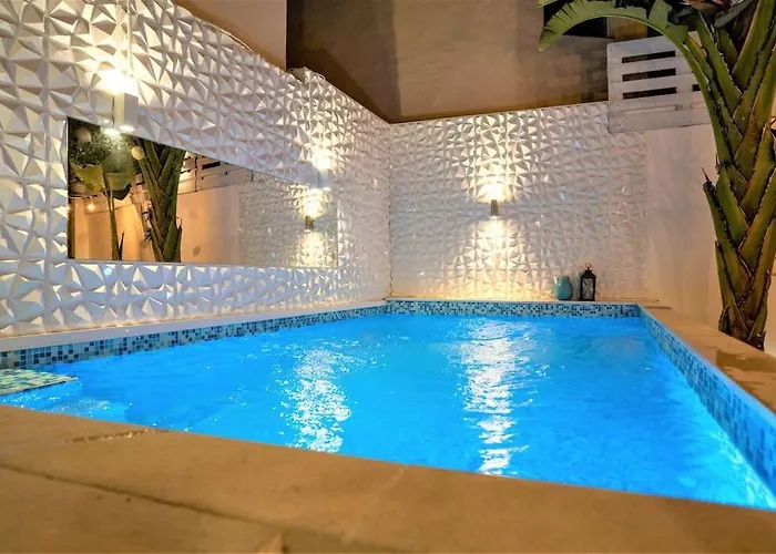 Luxury With Private Heated Pool And Jacuzzi Quarteira