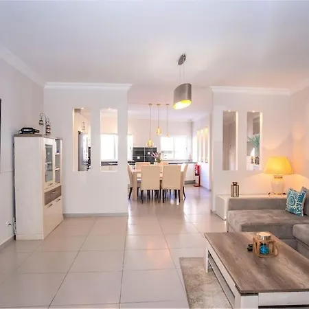 Luxury With Private Heated Pool And Jacuzzi Villa Quarteira