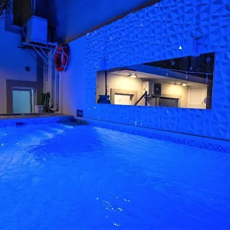 Luxury With Private Heated Pool And Jacuzzi Villa Quarteira